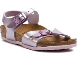Sandały BIRKENSTOCK - Rio Kids 1012522 Electric Metallic Lilac. Fioletowe sandały dziewczęce Birkenstock, ze skóry ekologicznej, bez zapięcia. Za 195,00 zł.