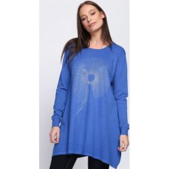 Ciemnoniebieski Sweter Proportionate. Niebieskie swetry klasyczne damskie Born2be, l, z dzianiny, z okrągłym kołnierzem. Za 54,99 zł.