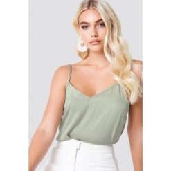Rut&Circle Top na ramiączkach Philippa - Grey. Szare topy damskie marki Rut&Circle, bez wzorów, z poliesteru, bez kołnierzyka. W wyprzedaży za 52,47 zł.