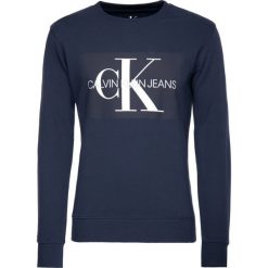 Bluza Calvin Klein Jeans J30J307742. Szare bluzy męskie Calvin Klein Jeans, m, bez wzorów, z bawełny, bez kołnierzyka, bez rękawów, bez kaptura. W wyprzedaży za 269,00 zł.