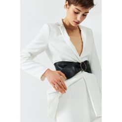 Simple - Żakiet. Szare marynarki i żakiety damskie Simple, z poliesteru, eleganckie. W wyprzedaży za 359,90 zł.