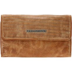 Portfele damskie: FREDsBRUDER BRICKLANE FLAPOVER WALLET Portfel caramel