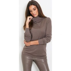 Sweter z golfem Premium z kaszmirem bonprix ciemnoniebieski. Niebieskie swetry damskie bonprix, bez wzorów, z kaszmiru, bez rękawów. Za 109,99 zł.