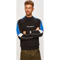 New Balance - Bluza. Czarne bluzy męskie s, z aplikacjami, z elastanu, z okrągłym kołnierzem. W wyprzedaży za 199,90 zł.