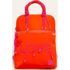 Desigual - Plecak. Pomarańczowe plecaki damskie Desigual, z aplikacjami, z poliesteru. W wyprzedaży za 319,90 zł.