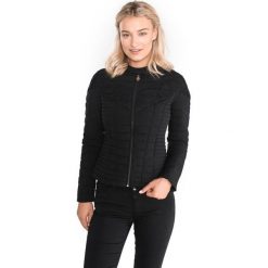 Guess Vona Kurtka Czarny. Czarne kurtki damskie Guess, m, z aplikacjami, z materiału. Za 657,95 zł.