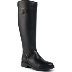 Oficerki TOMMY HILFIGER - Essential Leather Longboot FW0FW04319 Black 990. Czarne kozaki damskie TOMMY HILFIGER, ze skóry, bez obcasa, na obcasie, bez zapięcia. Za 999,00 zł.