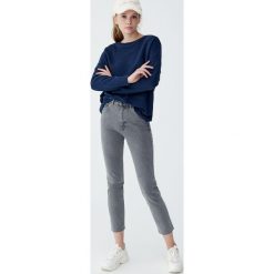 Jeansy skinny mom comfort fit. Szare jeansy damskie Pull&Bear, z jeansu. Za 79,90 zł.