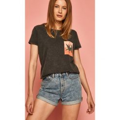 Medicine - T-shirt by Joanna Wójtowicz. Szare bluzki damskie MEDICINE, s, z nadrukiem, z bawełny, casualowe, z okrągłym kołnierzem. W wyprzedaży za 41,90 zł.