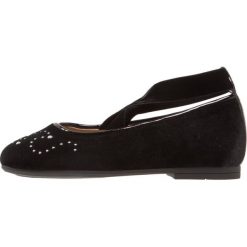 Unisa BATUM Baleriny z zapięciem black. Czarne baleriny dziewczęce Unisa, z materiału. W wyprzedaży za 149,50 zł.