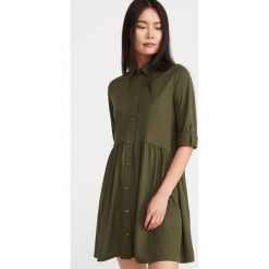 Sukienka szmizjerka - Khaki. Brązowe sukienki damskie Reserved, s, bez wzorów, bez kołnierzyka, bez rękawów, szmizjerki. Za 139,99 zł.