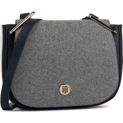 Torebka TOMMY HILFIGER - Th Core Saddle Bag Melton AW0AW07416 0IV. Szare listonoszki damskie TOMMY HILFIGER, bez wzorów, ze skóry ekologicznej, wizytowe, bez dodatków. Za 649,00 zł.