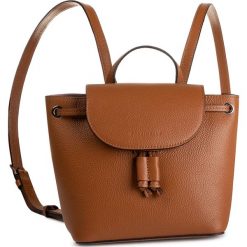 Plecak COCCINELLE - EV3 Minni Bag E5 EV3 54 01 07 Carmel W03. Pomarańczowe plecaki damskie Coccinelle, bez wzorów, ze skóry, eleganckie. W wyprzedaży za 729,00 zł.