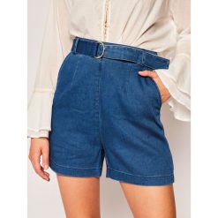 Szorty jeansowe Guess W02D40 D40C1. Niebieskie szorty damskie Guess, xs, z aplikacjami, z bawełny. Za 369,00 zł.