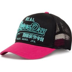 Czapka z daszkiem SUPERDRY - Premium Goods Outline Cap W9010001A Fluro Pink 28R. Różowe czapki damskie Superdry, bez wzorów, z bawełny. Za 129,00 zł.
