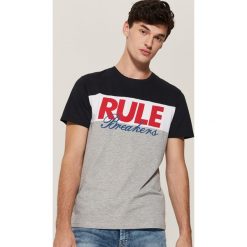 T-shirt z nadrukiem - Wielobarwn. Szare t-shirty męskie z nadrukiem House, l. Za 39,99 zł.