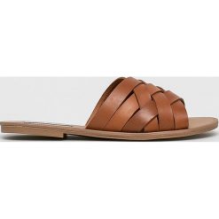 Steve Madden - Klapki Gabriella. Żółte klapki damskie Steve Madden, bez wzorów, ze skóry, bez obcasa, na obcasie. W wyprzedaży za 179,90 zł.
