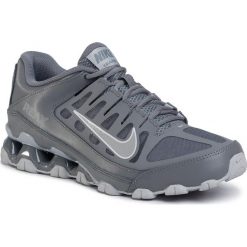 Buty NIKE - Reax 8 Tr Mesh 621716 010 Cool Grey/Wolf Grey. Szare buty sportowe męskie Nike, ze skóry ekologicznej, bez zapięcia, na fitness i siłownię. Za 359,00 zł.