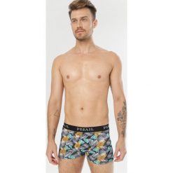 Czarno-Żółte Bokserki Peisiris. Czarne bokserki męskie Born2be, bez wzorów. Za 19,99 zł.