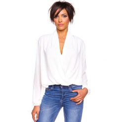 Bluzka "Kelly" w kolorze białym. Białe bluzki damskie Glamour Paris, s, bez wzorów, bez kołnierzyka, bez rękawów. W wyprzedaży za 109,95 zł.