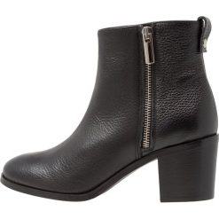 Zign Ankle boot black. Czarne botki damskie marki Zign, ze skóry, bez obcasa, bez zapięcia. Za 459,00 zł.