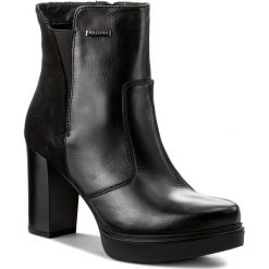 Botki POLLONUS - 5-0955-001 Czarny Velvet/Wąż. Czarne buty zimowe damskie Pollonus, z nubiku, na obcasie. W wyprzedaży za 239,00 zł.
