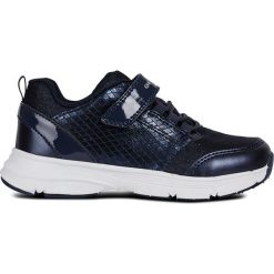 Sneakersy "Hoshiko" w kolorze granatowym. Niebieskie trampki dziewczęce geox kids, bez wzorów, ze skóry, na sznurówki. W wyprzedaży za 134,95 zł.
