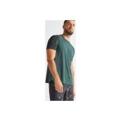 Koszulka fitness kardio męska FTS 500 khaki-zielona. Zielone koszulki męskie DOMYOS, s, bez wzorów, z elastanu, bez kołnierzyka, bez rękawów, na fitness i siłownię. Za 49,99 zł.