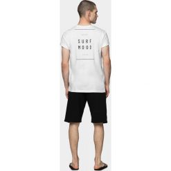 T-shirt męski TSM605 - biały - Outhorn. Białe koszulki męskie Outhorn, m, bez wzorów, bez kołnierzyka. W wyprzedaży za 19,99 zł.