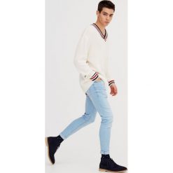 Jeansy skinny fit. Niebieskie jeansy męskie marki Pull&Bear, m, bez wzorów. Za 119,00 zł.