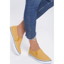 Żółte Slip On Distracted. Żółte trampki i tenisówki damskie Renee, bez wzorów, bez zapięcia. Za 49,99 zł.