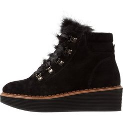 Élysèss Ankle boot black. Czarne botki damskie marki Élysèss, ze skóry, bez obcasa, bez zapięcia. Za 629,00 zł.