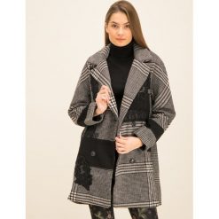 Płaszcz przejściowy Desigual Detroit 19WWEWBV. Szare płaszcze damskie Desigual, bez wzorów, z bawełny. W wyprzedaży za 499,00 zł.
