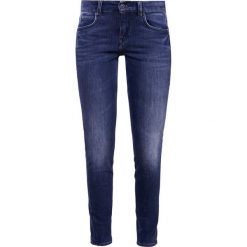 DRYKORN IN Jeans Skinny Fit stone washed blue denim. Niebieskie boyfriendy damskie DRYKORN. Za 629,00 zł.