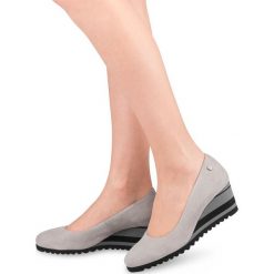 Półbuty damskie Stagórs 1028 Szare. Szare półbuty damskie STAGÓRS, bez wzorów, ze skóry, eleganckie, bez obcasa, na koturnie, bez zapięcia. Za 219,00 zł.