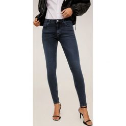 Mango - Jeansy Kim. Niebieskie jeansy damskie Mango, bez wzorów, z elastanu. Za 119,90 zł.