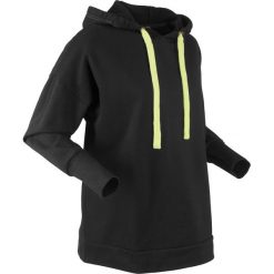 Bluza z kapturem oversize, długi rękaw, z kolekcji Maite Kelly bonprix czarny. Czarne bluzy rozpinane damskie bonprix, z długim rękawem, długie, z kapturem. Za 89,99 zł.