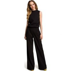 Czarny Elegancki Kombinezon z Wysokim Kołnierzem. Czarne kombinezony eleganckie marki Molly.pl, s, z dekoltem na plecach, bez rękawów, długie. Za 155,90 zł.