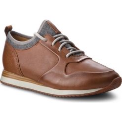 Sneakersy CLARKS - Hero Fuse 26136171 Dark Tan Leather. Pomarańczowe sneakersy męskie marki Clarks, bez zapięcia. W wyprzedaży za 369,00 zł.
