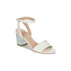 Sandały Guess RENEE. Czarne sandały damskie marki Guess, z materiału. Za 433,30 zł.