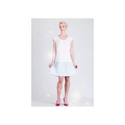 Sukienka Azalee. Niebieskie sukienki mini marki La folie, z dekoltem w serek, z krótkim rękawem. Za 289,00 zł.