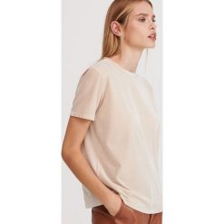 Welurowa bluzka - Beżowy. Brązowe bluzki damskie Reserved, s, bez wzorów, z weluru, bez kołnierzyka, bez rękawów. Za 49,99 zł.