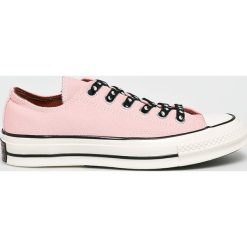 Converse - Tenisówki. Różowe trampki i tenisówki damskie Converse, bez wzorów, z gumy, na sznurówki. W wyprzedaży za 299,90 zł.