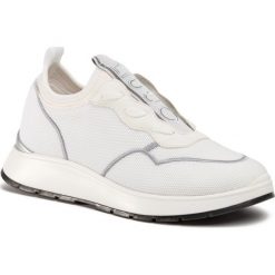 Sneakersy Liu Jo Asia 04 BA0029 TX047. Białe półbuty damskie Liu Jo, bez wzorów, bez obcasa, bez zapięcia. W wyprzedaży za 329,00 zł.