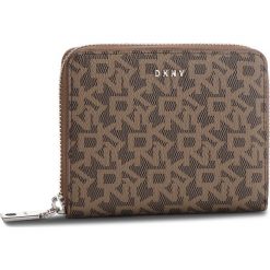 Mały Portfel Damski DKNY - Bryant-Sm Zip Around R831J656 Mocha Logo/Rog M68. Brązowe portfele damskie DKNY, ze skóry ekologicznej. Za 379,00 zł.