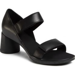 Sandały CAMPER - Upright Sandal K200953-003 Black. Czarne klapki damskie Camper, bez wzorów, ze skóry, bez obcasa, na obcasie. W wyprzedaży za 459,00 zł.