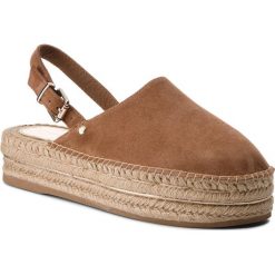 Espadryle TOMMY HILFIGER - Elevated Flatform Slip On FW0FW02643 Summer Cognac 929. Brązowe espadryle damskie marki TOMMY HILFIGER, z materiału. W wyprzedaży za 239,00 zł.