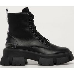 Steve Madden - Workery skórzane Tanker. Czarne workery damskie Steve Madden, ze skóry, z okrągłym noskiem, bez obcasa, na obcasie, na zamek. Za 629,90 zł.