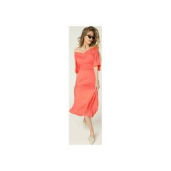 Sukienka Evie - koral. Pomarańczowe sukienki damskie Madnezz, s, bez wzorów, z elastanu, bez kołnierzyka, bez rękawów, midi. Za 359,00 zł.