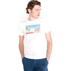Jack & Jones Hotel Koszulka Biały. Białe podkoszulki męskie Jack & Jones, xl, z nadrukiem, z bawełny, z krótkim rękawem. Za 66,95 zł.